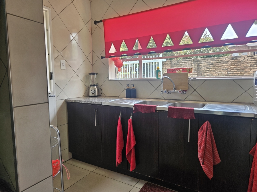 4 Bedroom Property for Sale in Rant En Dal Gauteng