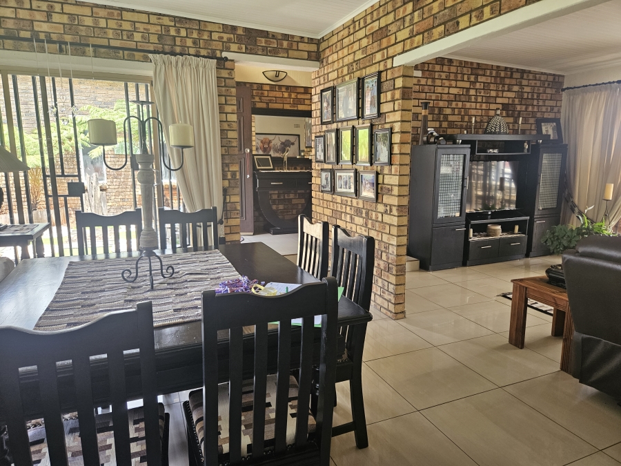 4 Bedroom Property for Sale in Rant En Dal Gauteng