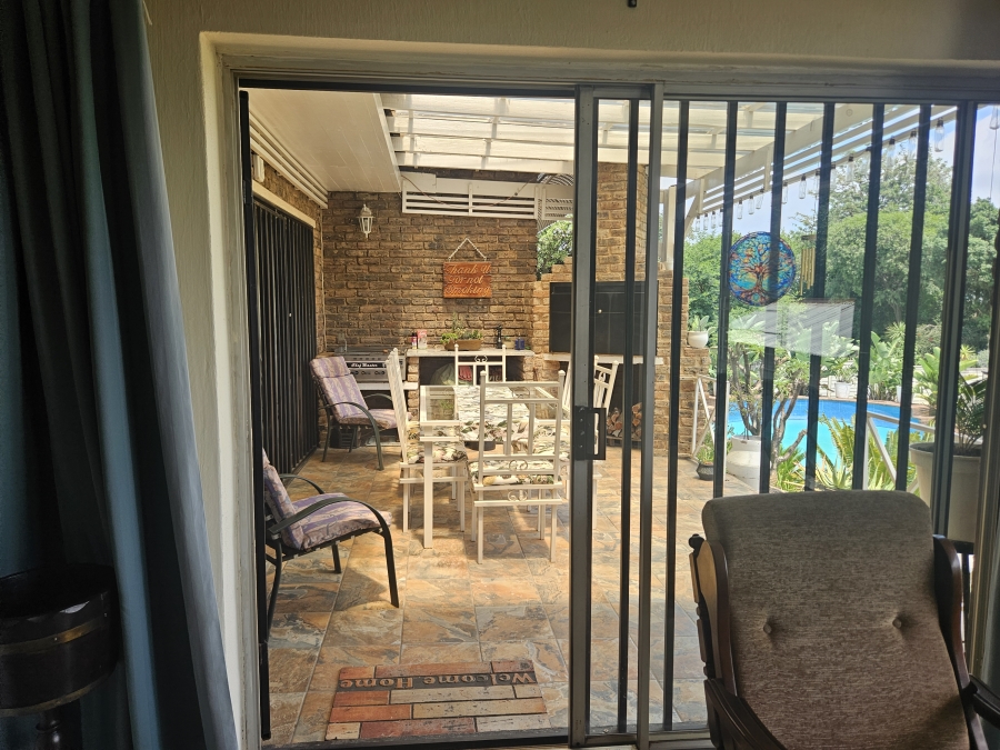 4 Bedroom Property for Sale in Rant En Dal Gauteng