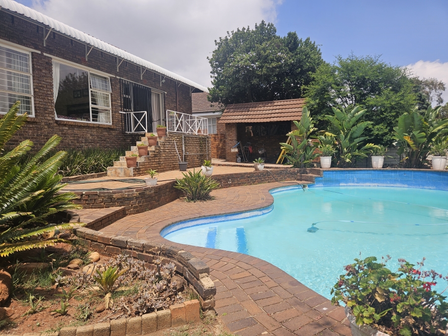 4 Bedroom Property for Sale in Rant En Dal Gauteng