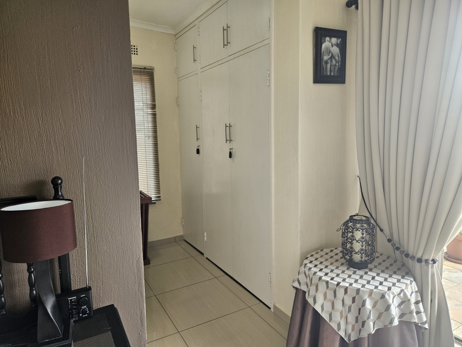4 Bedroom Property for Sale in Rant En Dal Gauteng