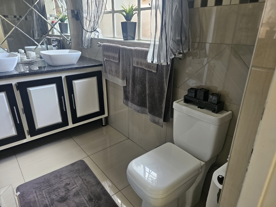 4 Bedroom Property for Sale in Rant En Dal Gauteng