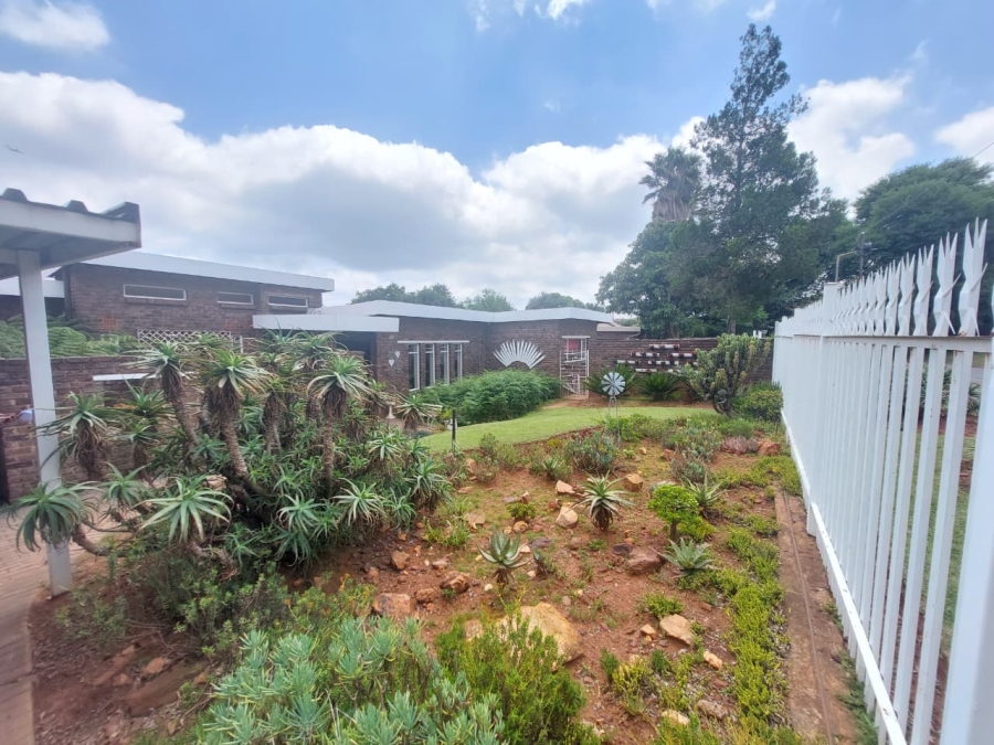 4 Bedroom Property for Sale in Rant En Dal Gauteng