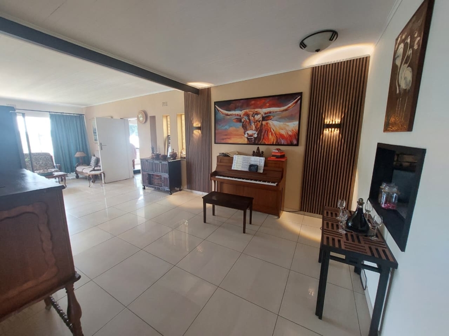 4 Bedroom Property for Sale in Rant En Dal Gauteng