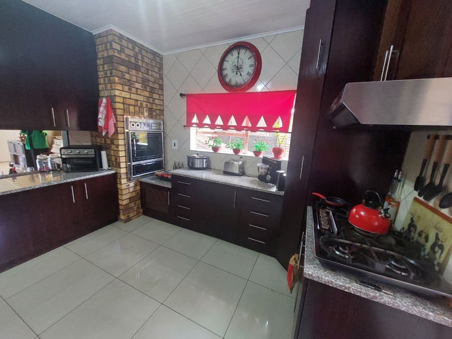4 Bedroom Property for Sale in Rant En Dal Gauteng