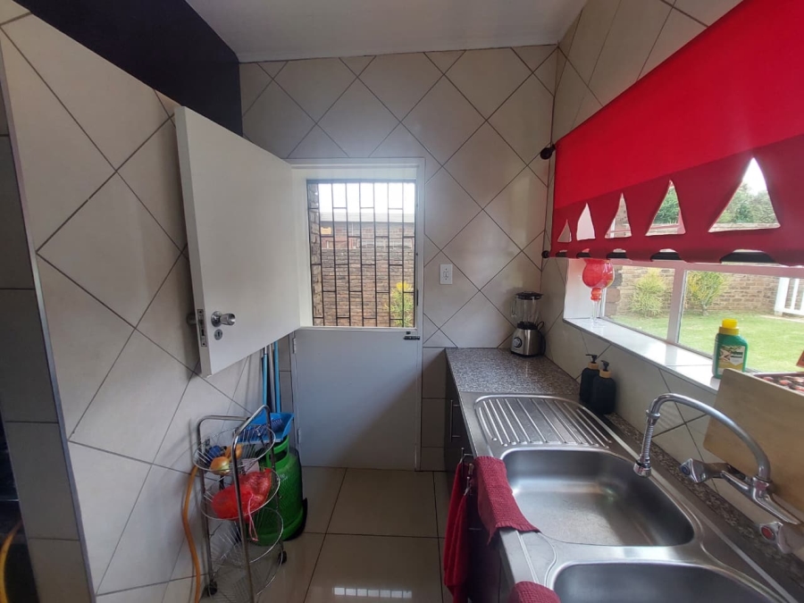 4 Bedroom Property for Sale in Rant En Dal Gauteng