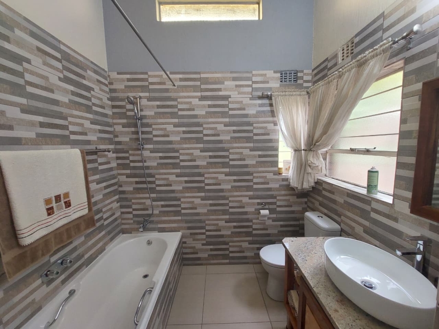 4 Bedroom Property for Sale in Rant En Dal Gauteng
