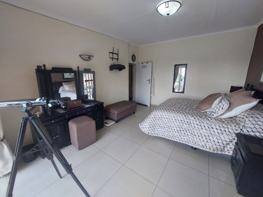 4 Bedroom Property for Sale in Rant En Dal Gauteng