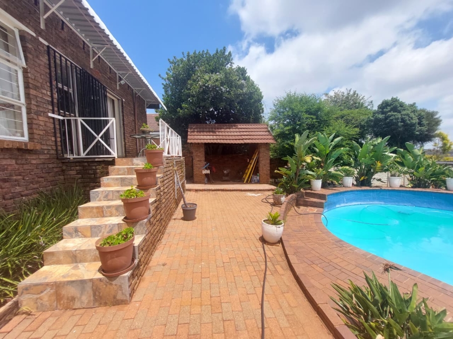 4 Bedroom Property for Sale in Rant En Dal Gauteng