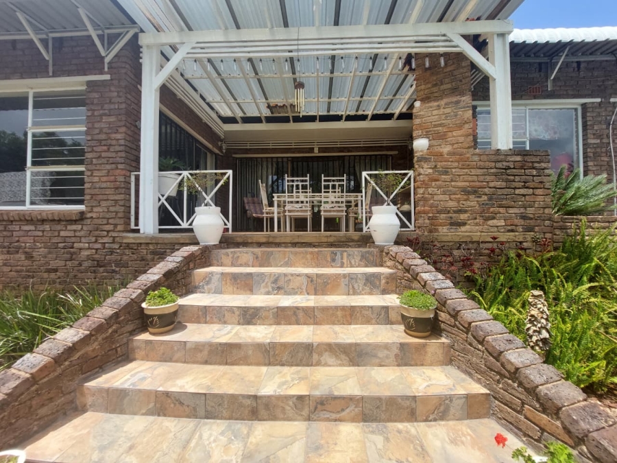 4 Bedroom Property for Sale in Rant En Dal Gauteng