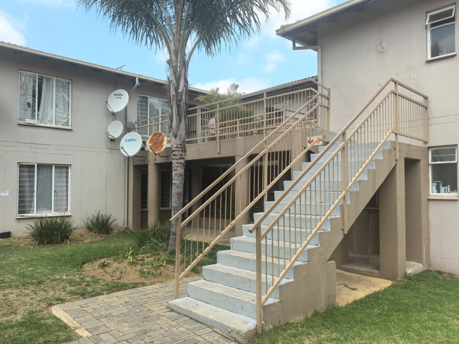 2 Bedroom Property for Sale in Radiokop Gauteng