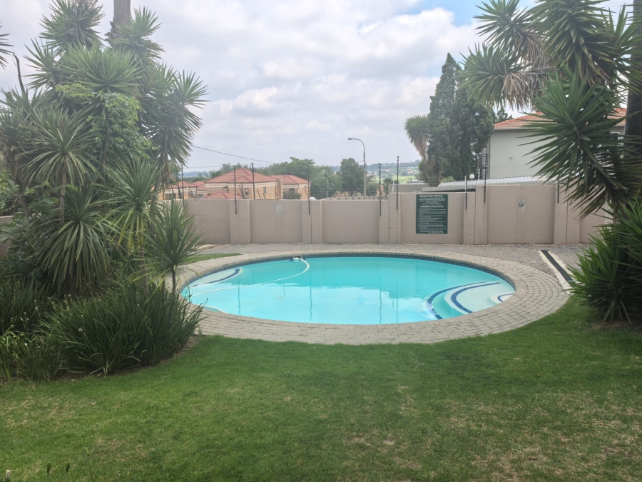 2 Bedroom Property for Sale in Radiokop Gauteng