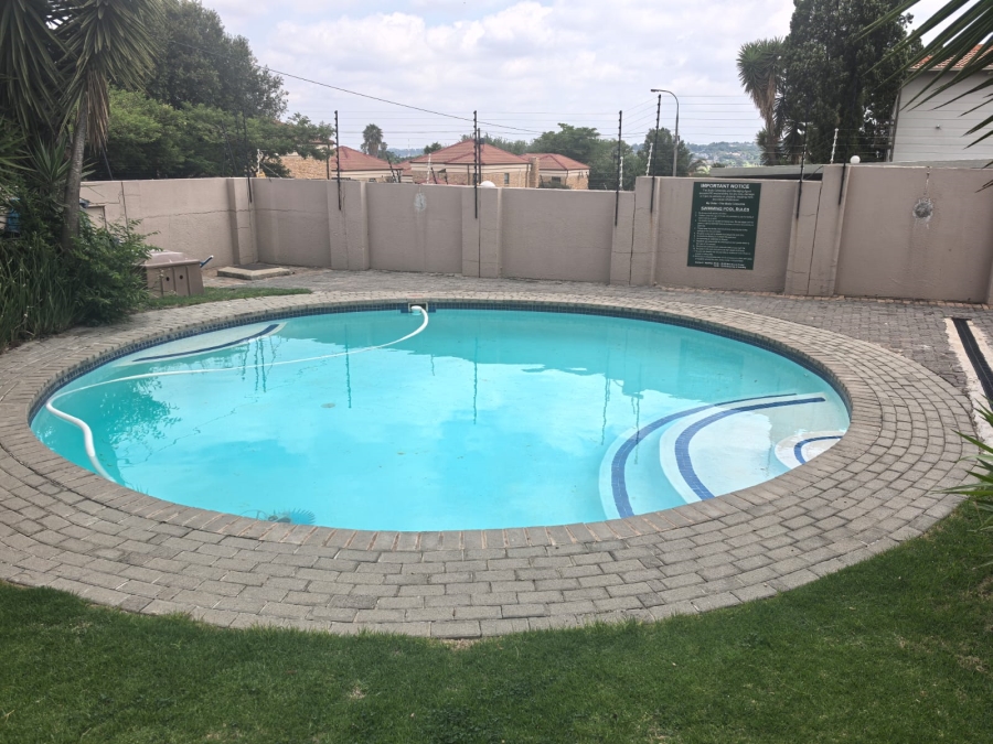 2 Bedroom Property for Sale in Radiokop Gauteng