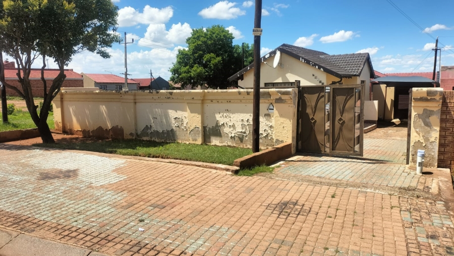 3 Bedroom Property for Sale in Kagiso Gauteng