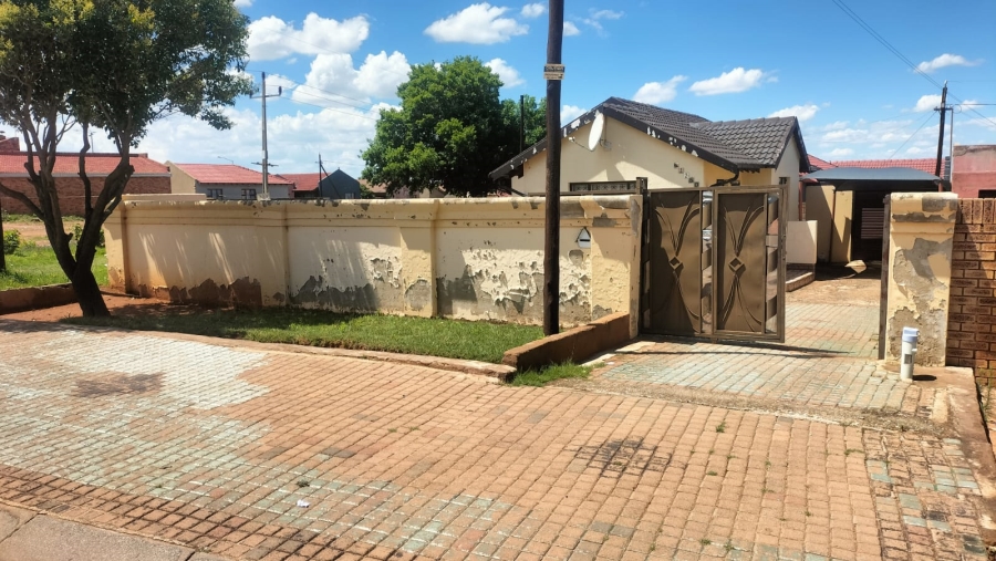 3 Bedroom Property for Sale in Kagiso Gauteng