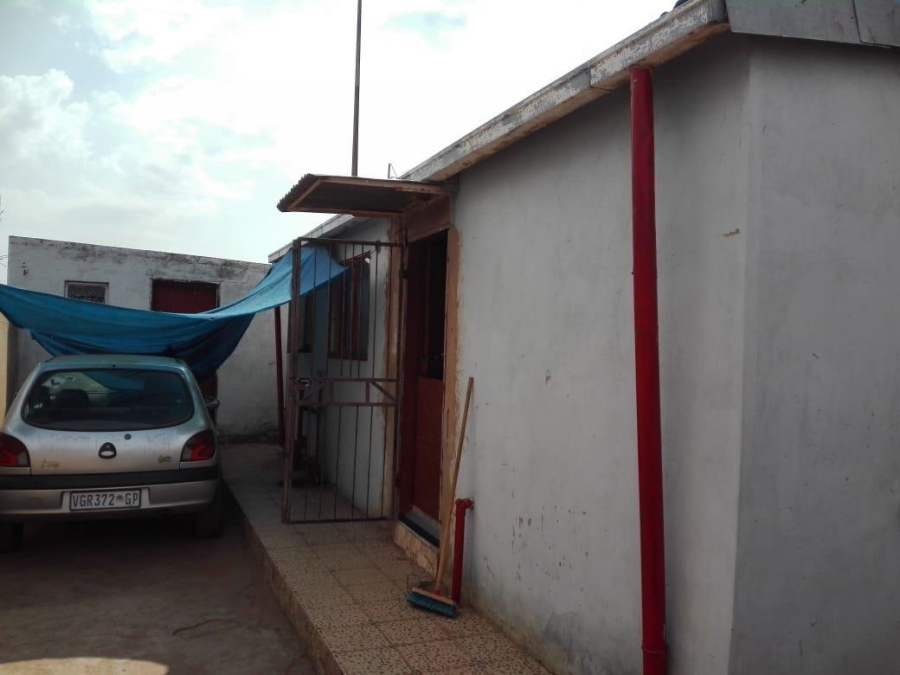 3 Bedroom Property for Sale in Mohlakeng Gauteng
