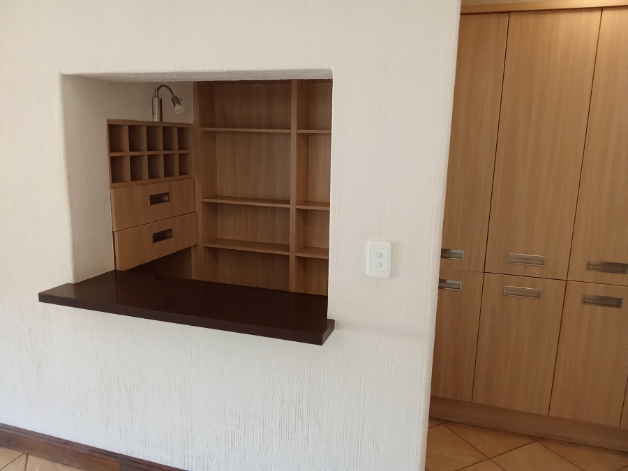 3 Bedroom Property for Sale in Constantia Kloof Gauteng