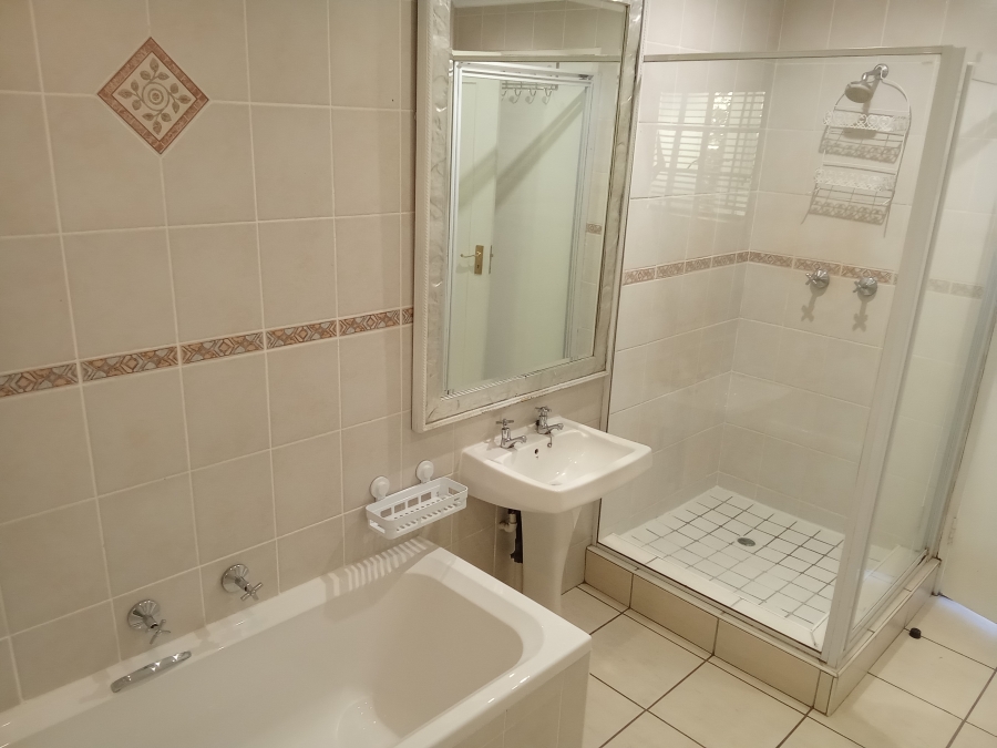 3 Bedroom Property for Sale in Constantia Kloof Gauteng