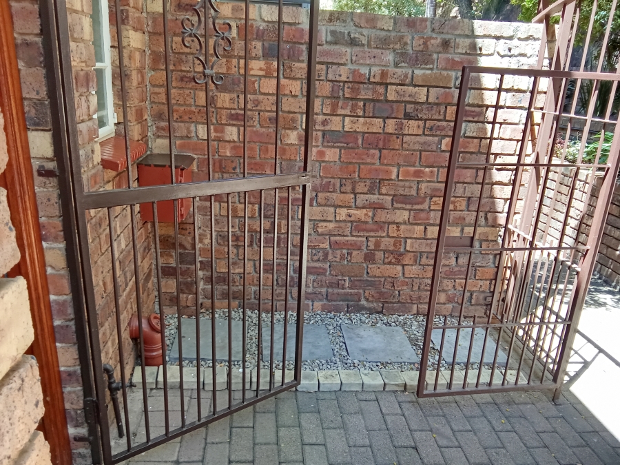 3 Bedroom Property for Sale in Constantia Kloof Gauteng