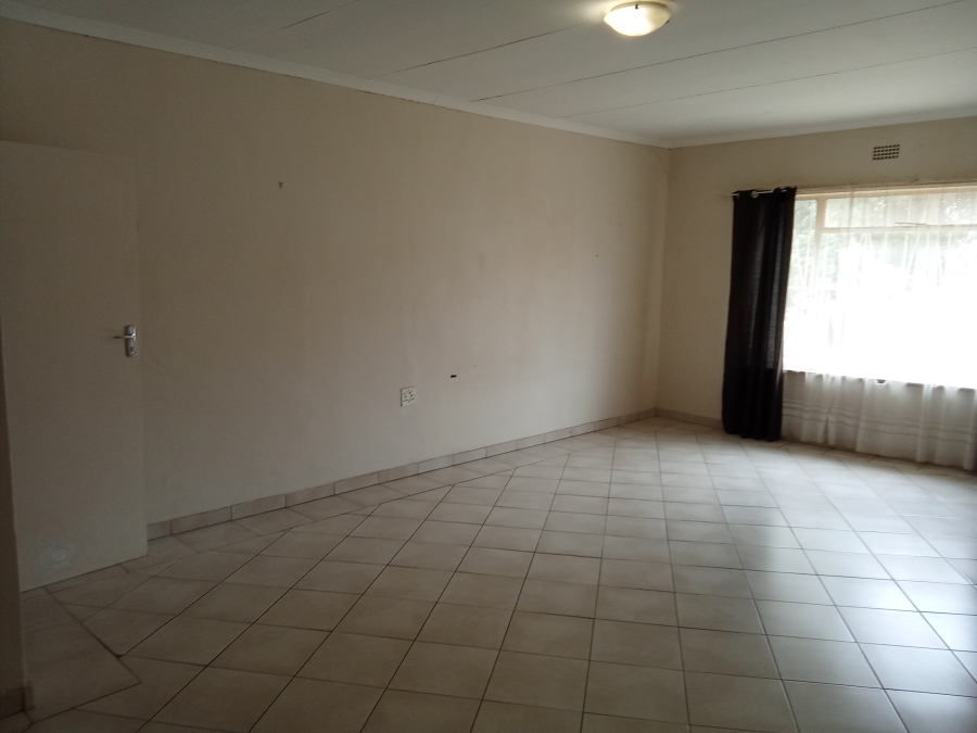 4 Bedroom Property for Sale in Witpoortjie Gauteng
