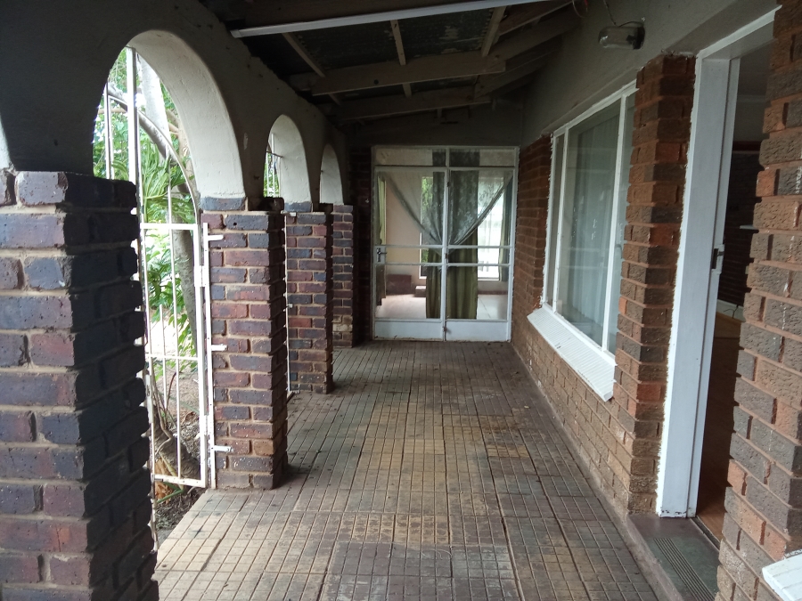 4 Bedroom Property for Sale in Witpoortjie Gauteng