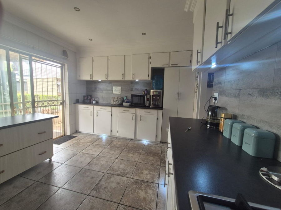 4 Bedroom Property for Sale in Krugersdorp North Gauteng