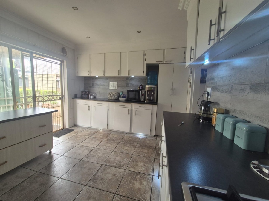 4 Bedroom Property for Sale in Krugersdorp North Gauteng