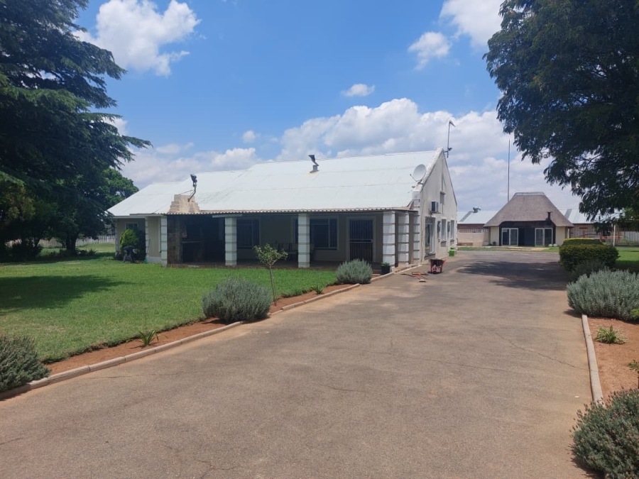 4 Bedroom Property for Sale in Middelvlei A H Gauteng