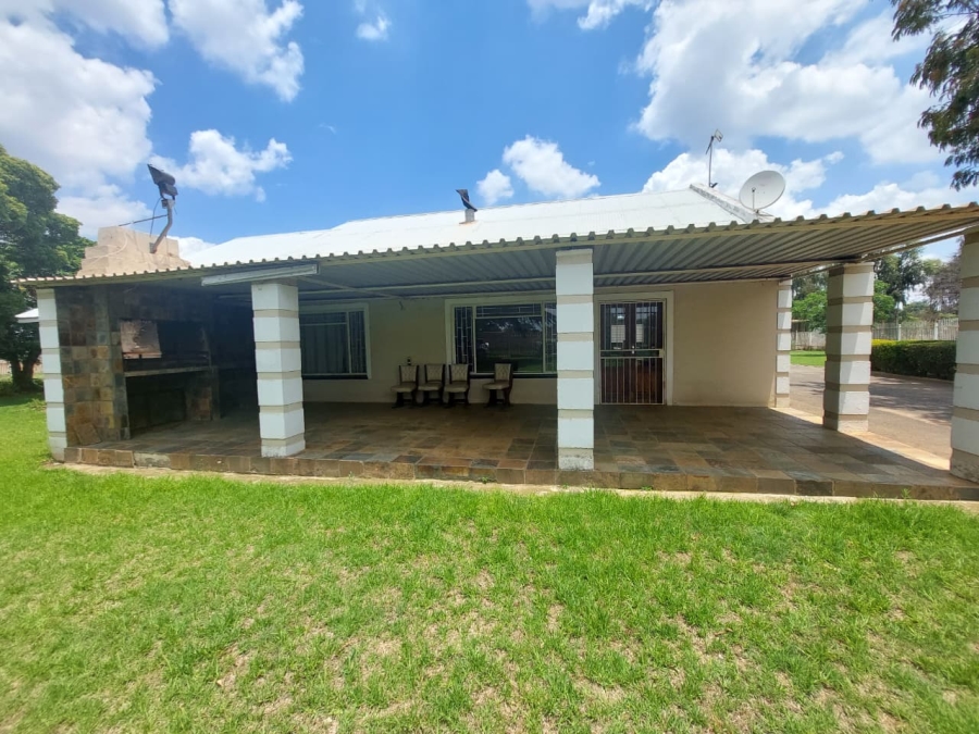 4 Bedroom Property for Sale in Middelvlei A H Gauteng