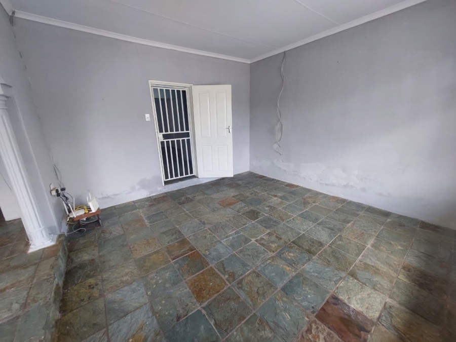 4 Bedroom Property for Sale in Middelvlei A H Gauteng