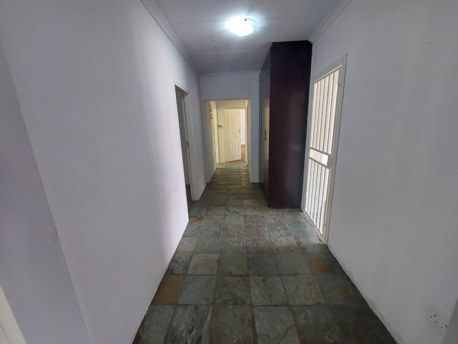 4 Bedroom Property for Sale in Middelvlei A H Gauteng