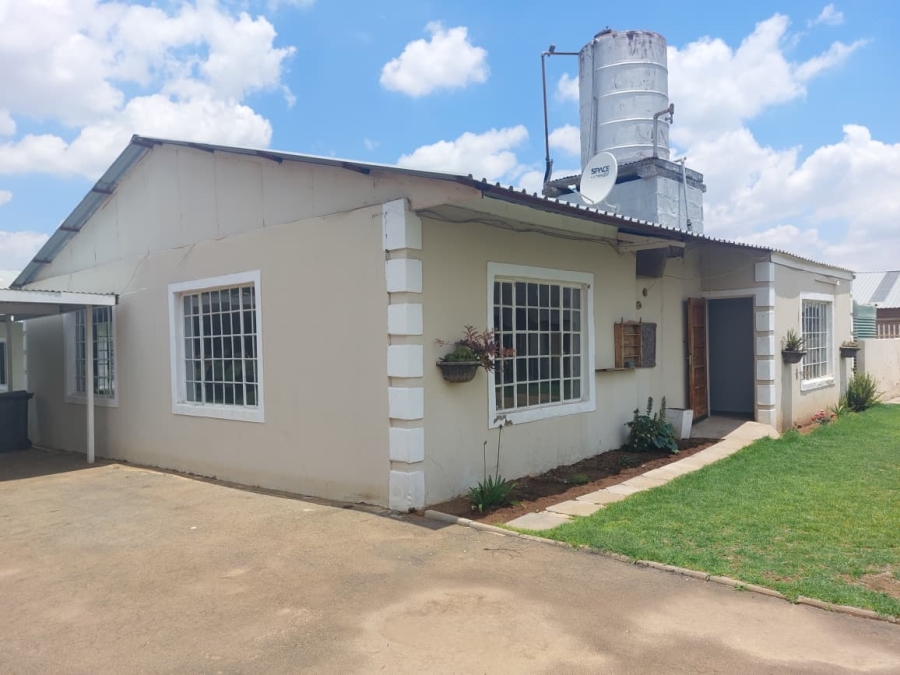 4 Bedroom Property for Sale in Middelvlei A H Gauteng