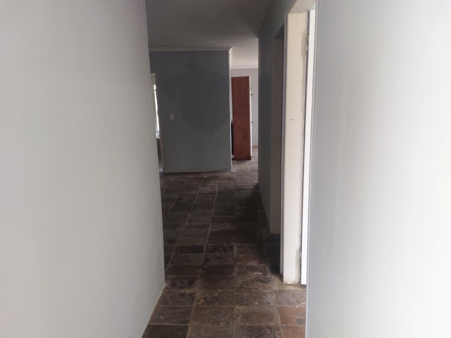 4 Bedroom Property for Sale in Middelvlei A H Gauteng