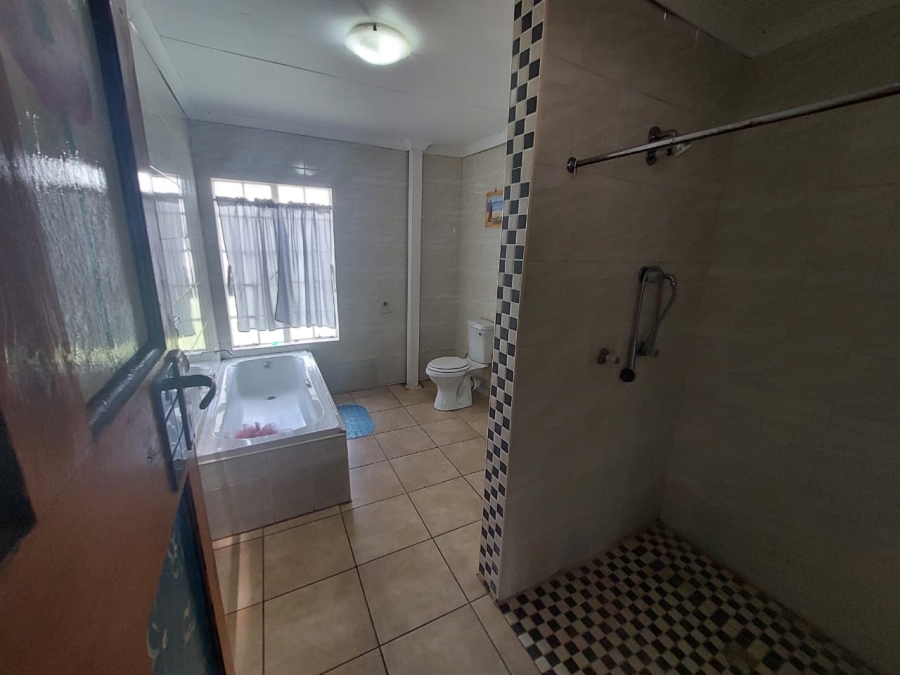 4 Bedroom Property for Sale in Middelvlei A H Gauteng