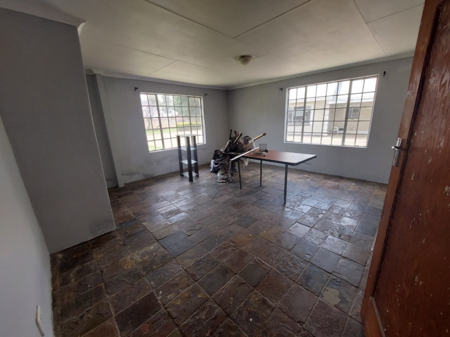 4 Bedroom Property for Sale in Middelvlei A H Gauteng