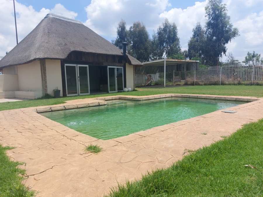 4 Bedroom Property for Sale in Middelvlei A H Gauteng