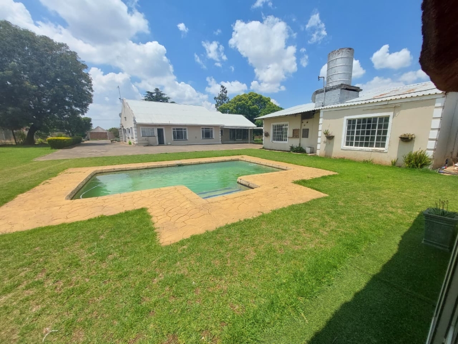4 Bedroom Property for Sale in Middelvlei A H Gauteng