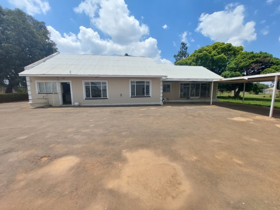 4 Bedroom Property for Sale in Middelvlei A H Gauteng