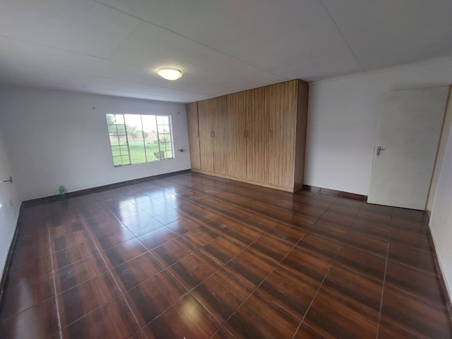 4 Bedroom Property for Sale in Middelvlei A H Gauteng