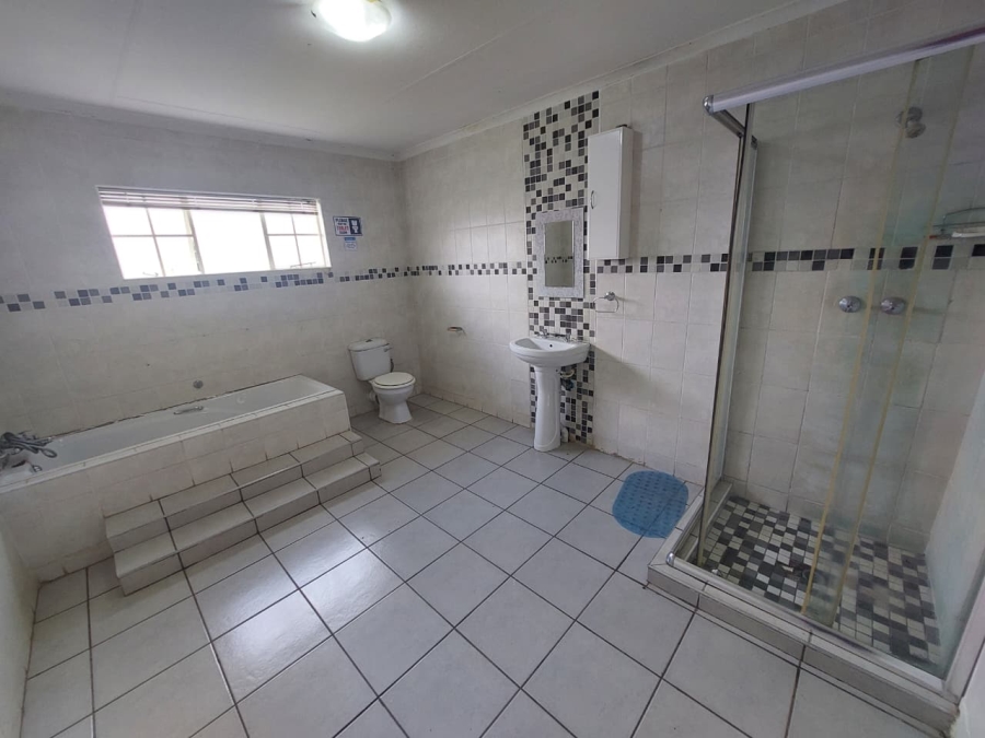 4 Bedroom Property for Sale in Middelvlei A H Gauteng