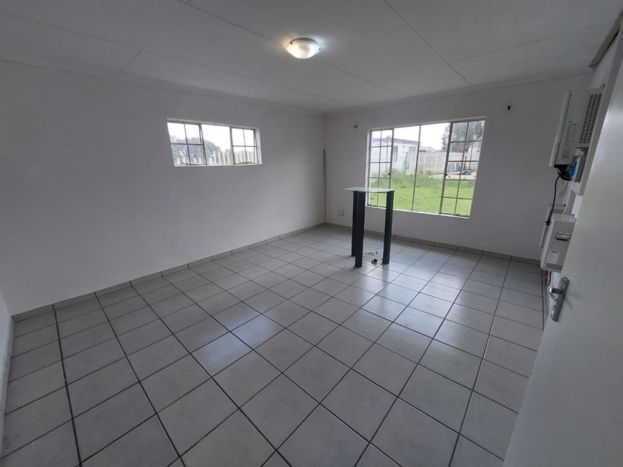 4 Bedroom Property for Sale in Middelvlei A H Gauteng