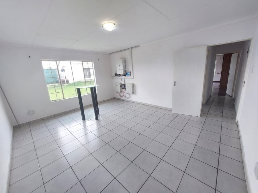 4 Bedroom Property for Sale in Middelvlei A H Gauteng