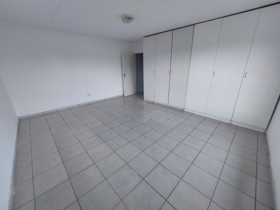 4 Bedroom Property for Sale in Middelvlei A H Gauteng