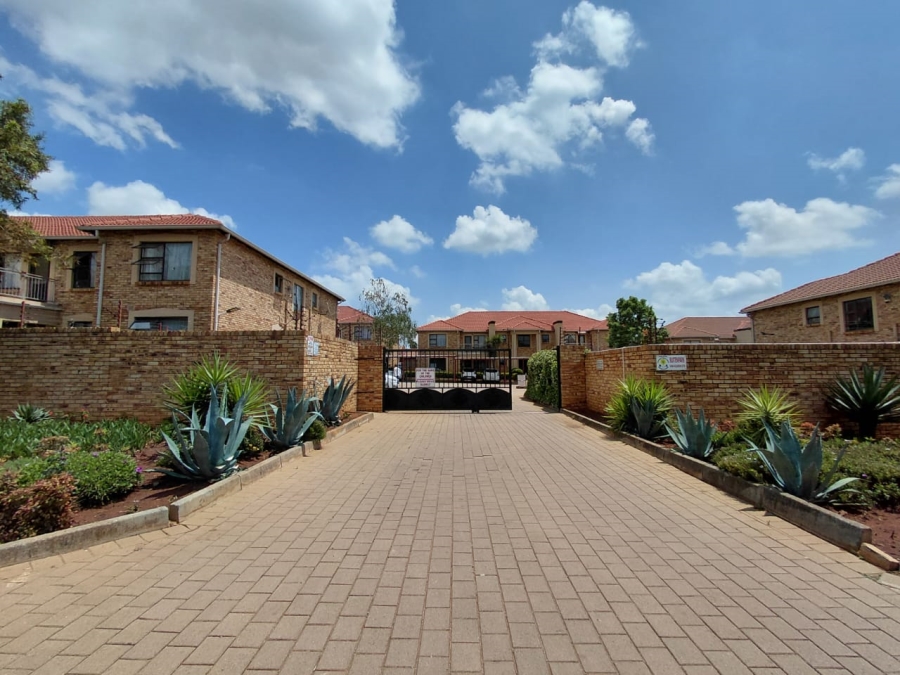 2 Bedroom Property for Sale in Randpoort Gauteng