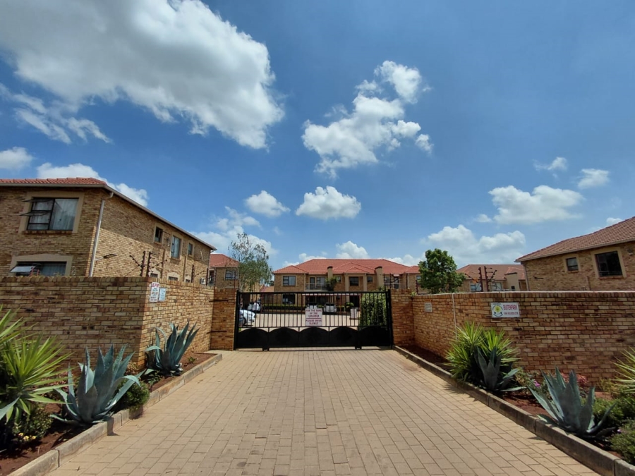 2 Bedroom Property for Sale in Randpoort Gauteng