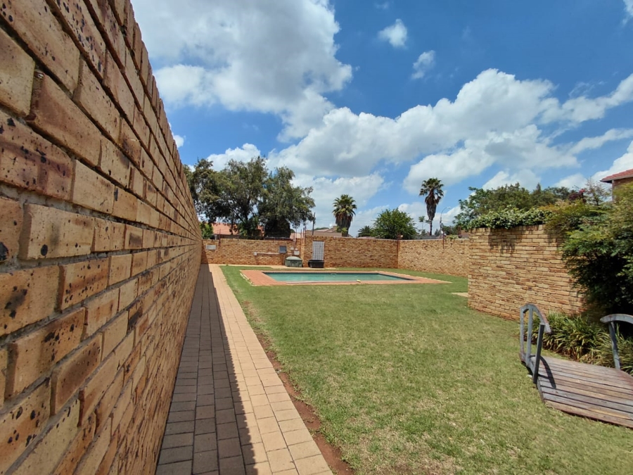 2 Bedroom Property for Sale in Randpoort Gauteng