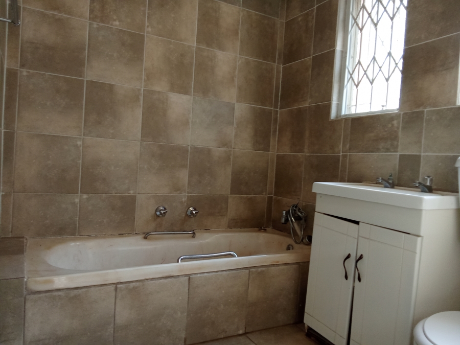 4 Bedroom Property for Sale in Witpoortjie Gauteng