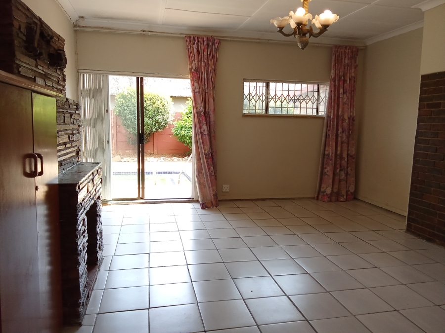 4 Bedroom Property for Sale in Witpoortjie Gauteng