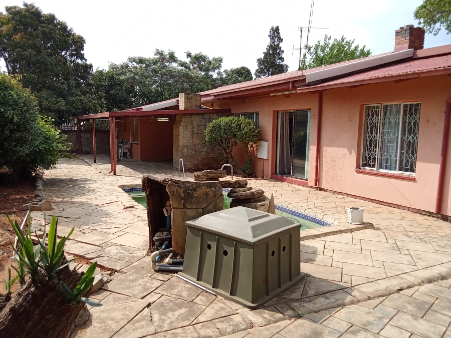 4 Bedroom Property for Sale in Witpoortjie Gauteng