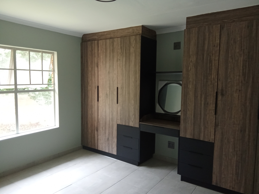 2 Bedroom Property for Sale in Helderkruin Gauteng